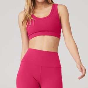 Alo Yoga Wellness sports bra in magenta XS